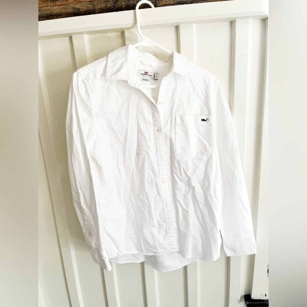 Vineyard Vines white button up size 6